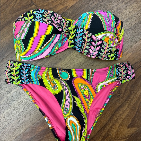 Trina Turk bikinis - Picture 2 of 5